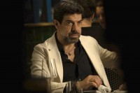 Francesco Favino dans une scène du film Dernière nuit à Milan