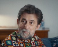 Nanni Moretti regarde Lola de Jacques Demy dans une scène du film Vers un avenir radieux