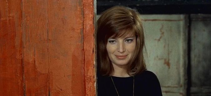 Monica Vitti dans une scène du film Il deserto rosso