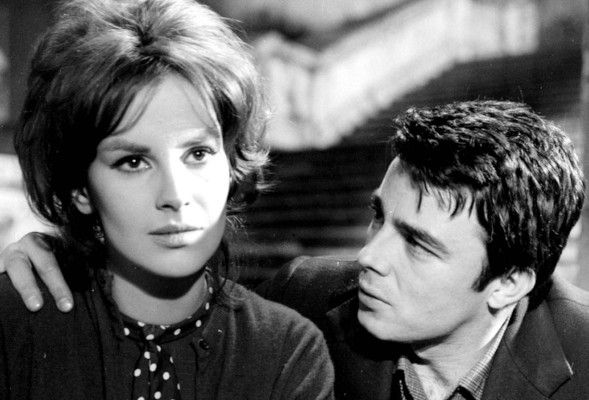 Yvonne Furneaux et Franco Fabrizi dans une scène de Via Margutta Yvonne Furneaux et Franco Fabrizi dans une scène de Via Margutta