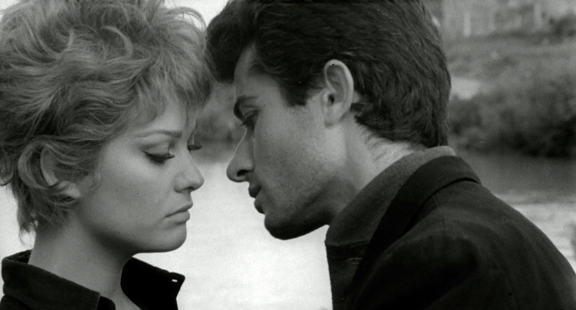 Claudia Cardinale et George Chakiris dans une scène de La ragazza di Bube