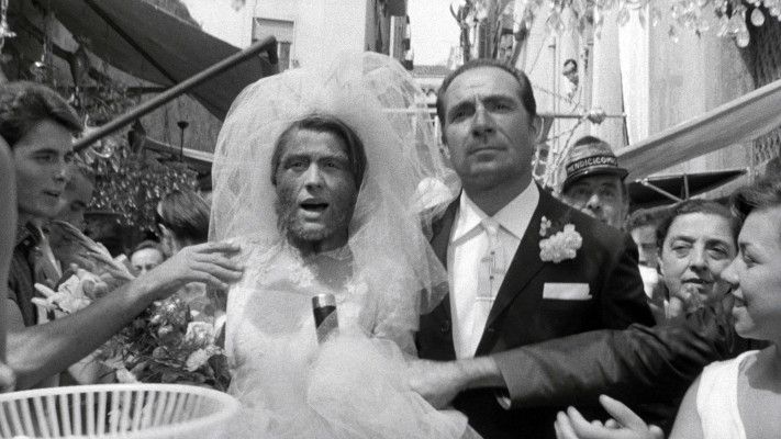 Annie Girardot et Ugo Tognazzi dans une scène du film Le Mari de la femme à barbe Annie Girardot et Ugo Tognazzi dans une scène du film Le Mari de la femme à barbe