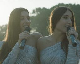Une scène du film Indivisibili (Indivisibles) de Edoardo de Angelis Une scène du film Indivisibili (Indivisibles) de Edoardo de Angelis
