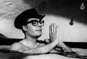 Marcello Mastroianni dans une scène du film 8½ Marcello Mastroianni dans une scène du film 8½