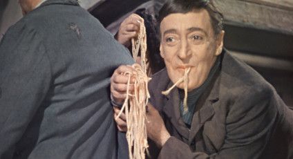 Misère et noblesse - Totò dans une scène du film Misère et noblesse - Totò dans une scène du film