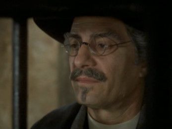 Nino Manfredi dans une scène du film In nome del Papa Re Nino Manfredi dans une scène du film In nome del Papa Re