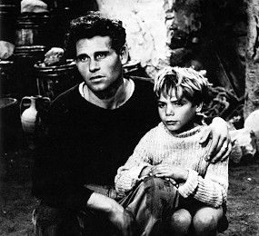Une scène du film La Terre tremble Une scène du film La Terre tremble