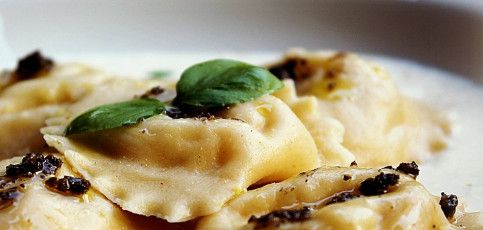 agnolotti alla ricotta e tartufo nero di Norcia