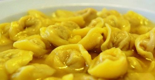 Cappelletti in brodo