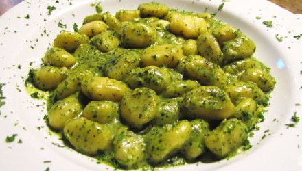 Gnocchi al pesto genovese