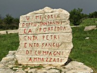 Stèle commémorative du massacre de Portella della Ginestra