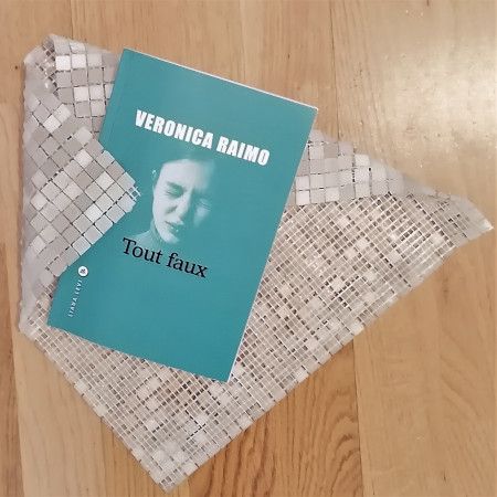 Tout faux - couverture Tout faux - couverture