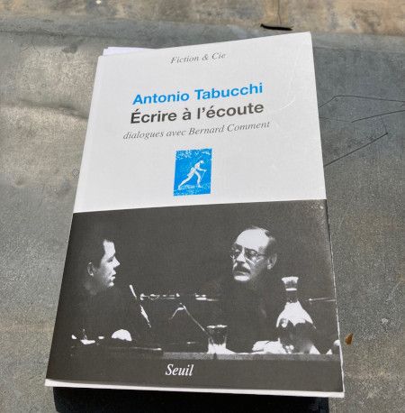 Antonio Tabuchi, Scrivi per ascoltare, dialoga con Bernard Comment