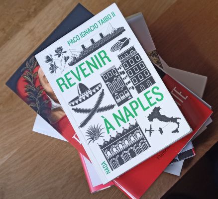 Revenir à Naples - couverture