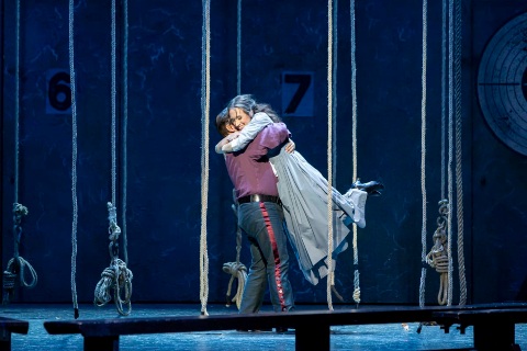 Lucia di Lammermoor- © Émilie Brouchon / Onp Lucia di Lammermoor - couverture