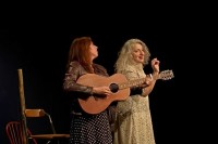 Anna Andreotti et Margherita Trefoloni dans un moment de Il suffirait d’un jour de soleil © Alice Bonhomme