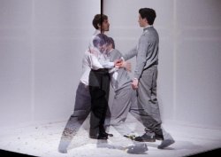 Une scène du spectacle de Silvia Costa Une scène du spectacle de Silvia Costa