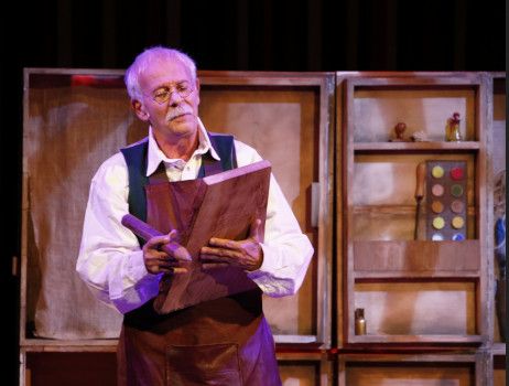 Pierre Reggiani est Geppetto dans Pinocchio, le conte musical Pierre Reggiani est Geppetto dans Pinocchio, le conte musical