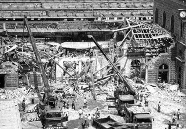 Massacre à la gare de Bologne - 2 août 1980 Massacre à la gare de Bologne - 2 août 1980
