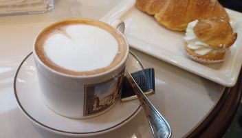 Pasticceria Cova - cappuccino