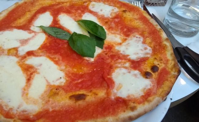 La pizza fior di latte