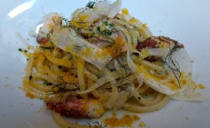 Lumen - spaghetti à la chitarra au poulpe et fenouil, aglio, olio et poutargue
