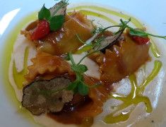 Lumen - Raviolis de homard et burrata, velouté de céleri-rave et truffe de Bourgogne