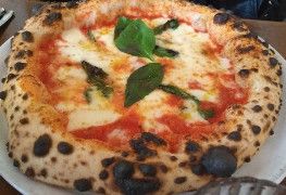 Pizza margherita DOC