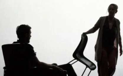 Quasi niente (presque rien) de Daria Deflorian et Antonio Tagliarini au Théâtre de la Bastille