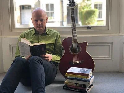 Soirée Britalialive.  Letteratura e Musica  avec Royston Vince